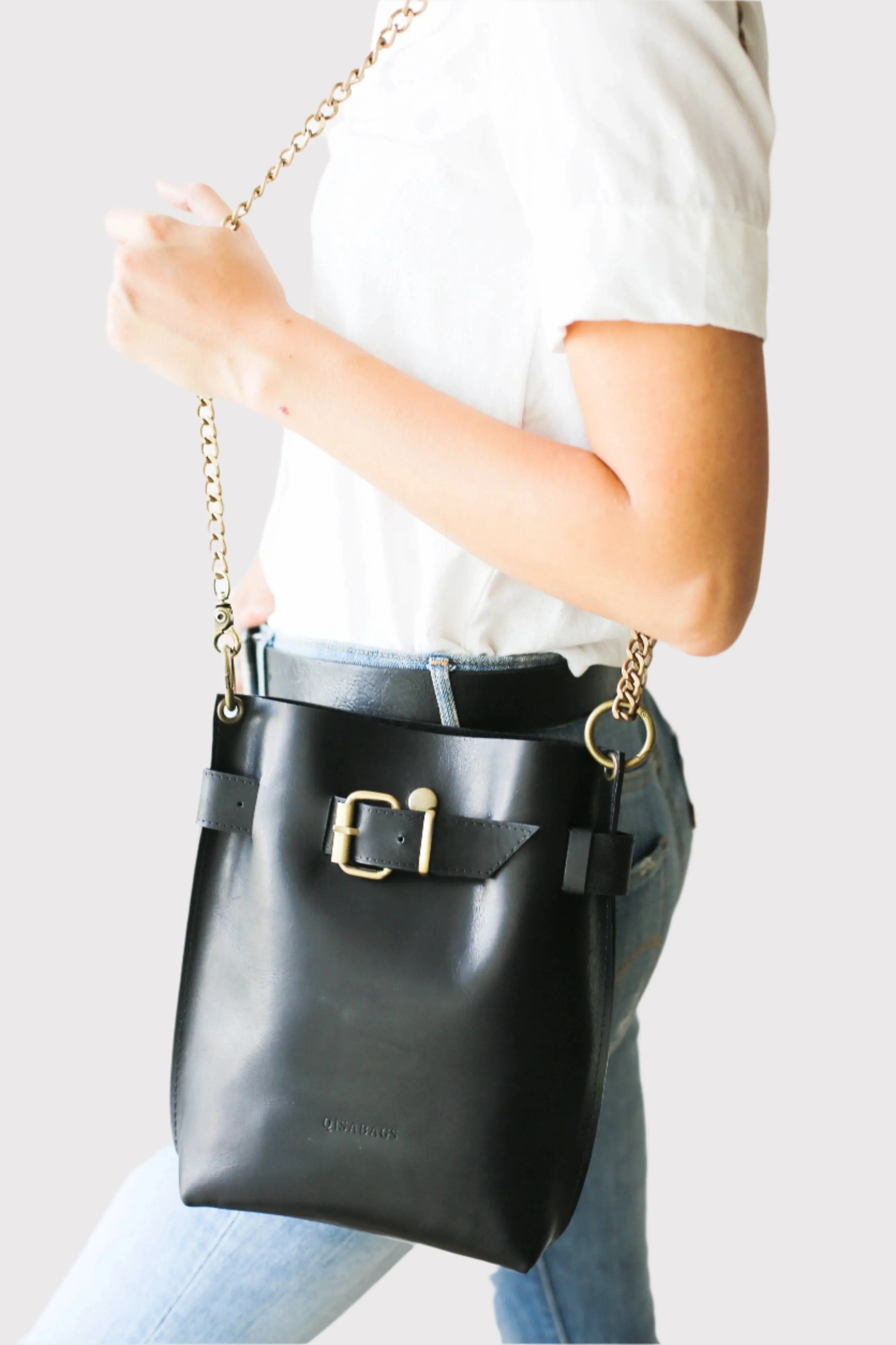 Black Leather Bag w/Chain