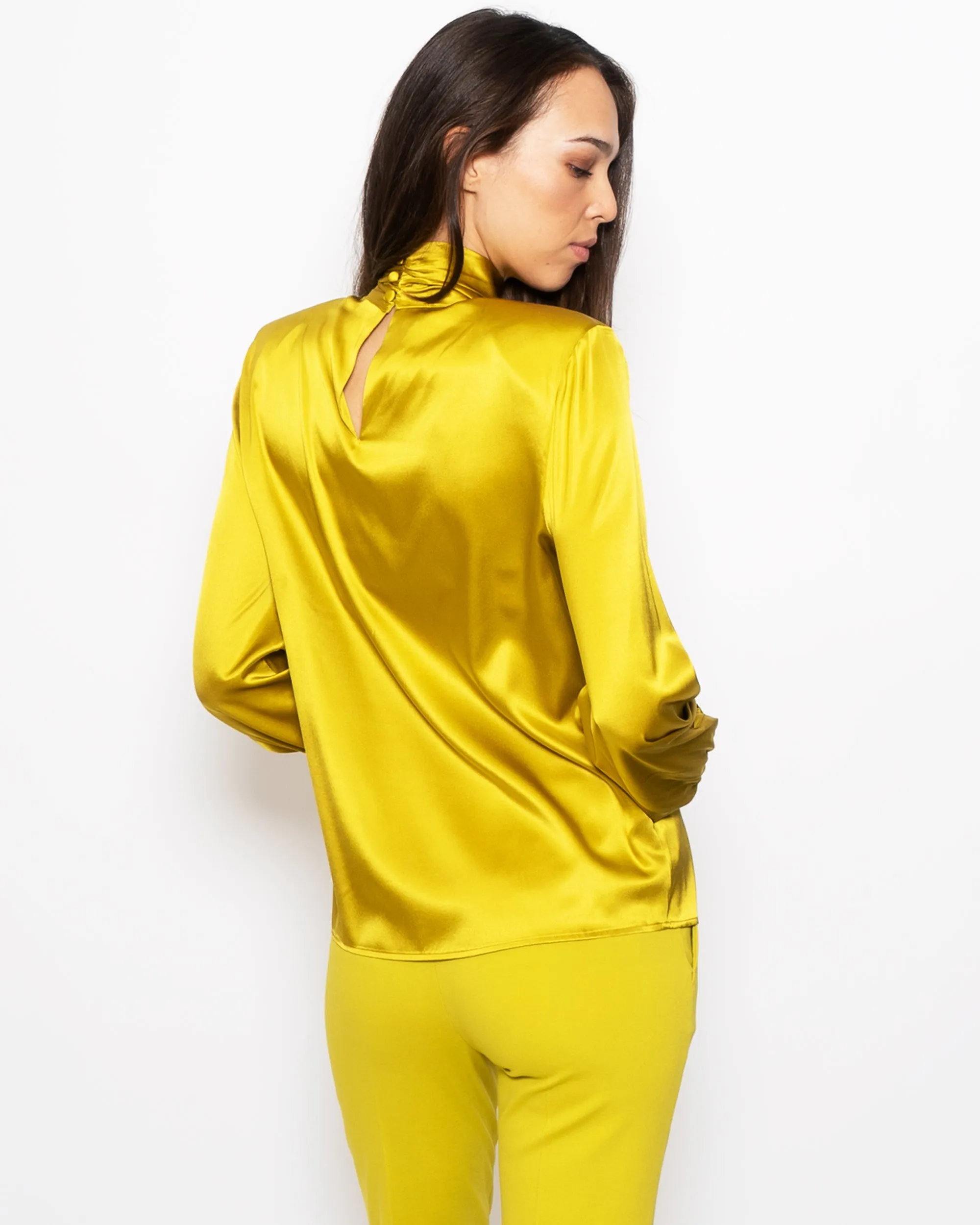 Blouse in Green Stretch Satin