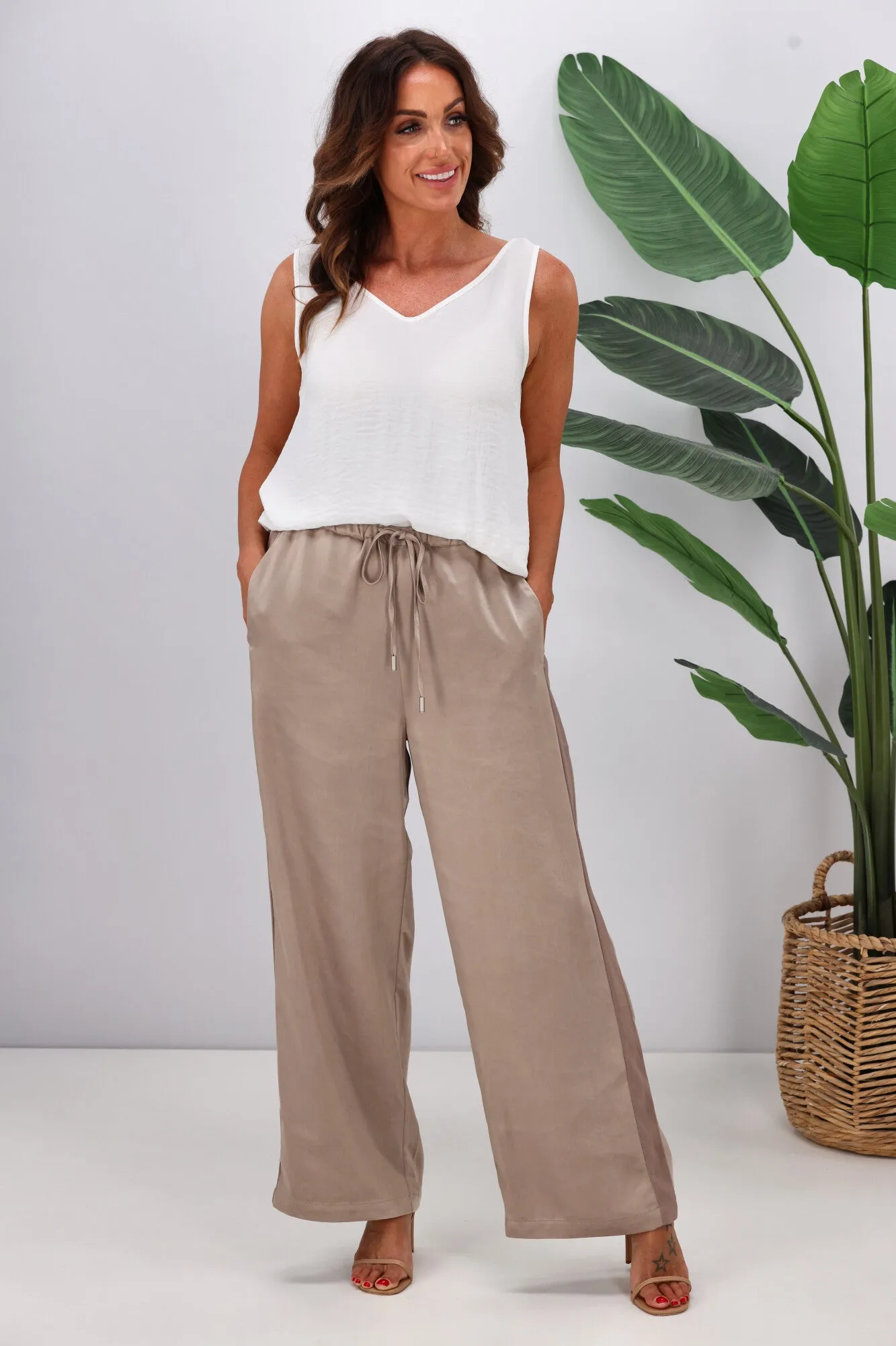 Jane James Nina Sateen Pant Latte