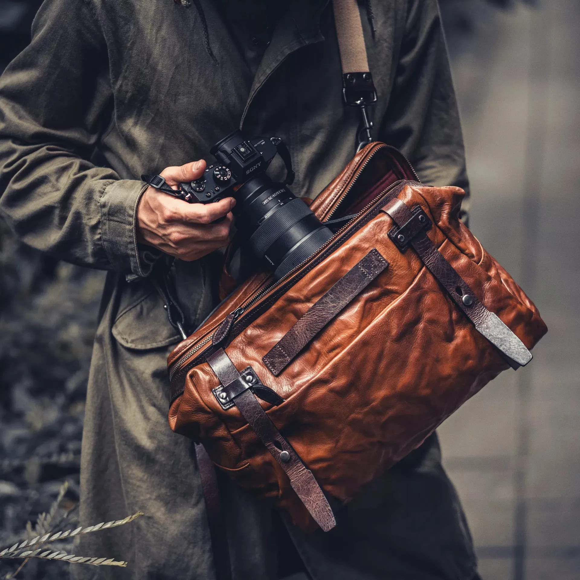 Lightning Rider Leather Sling Bag | 12L