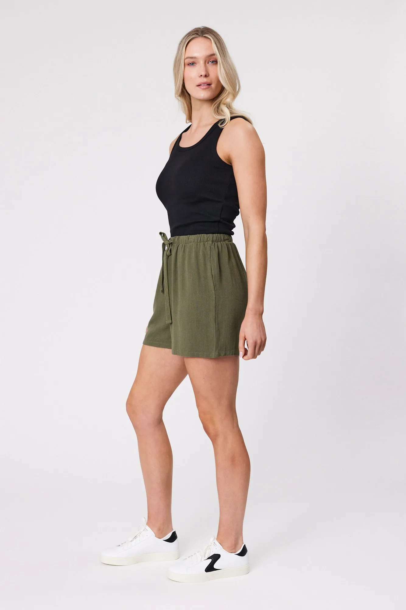Shine On Essentials Shorts Khaki