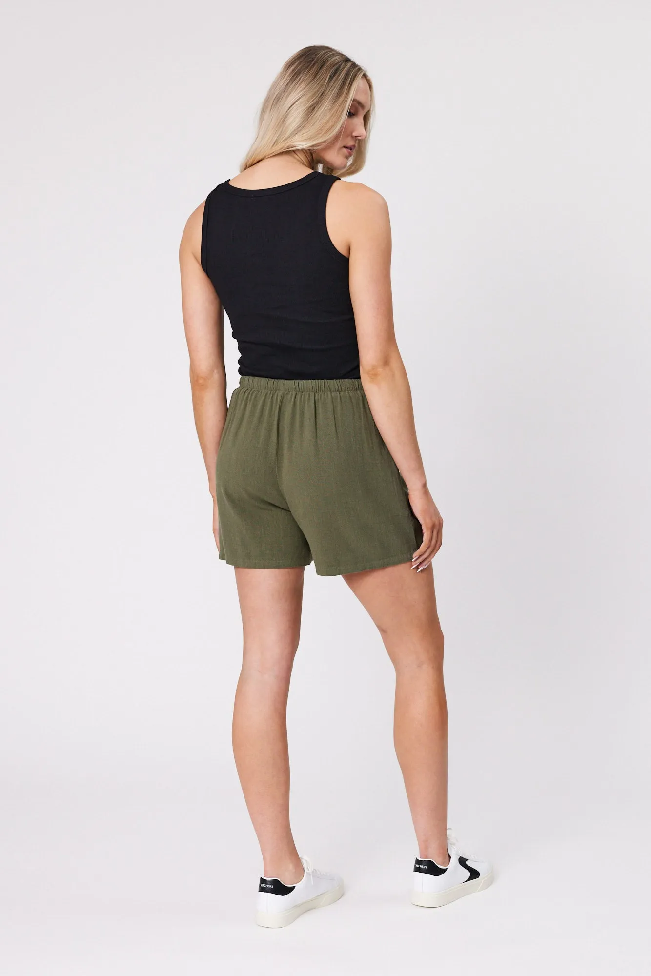 Shine On Essentials Shorts Khaki