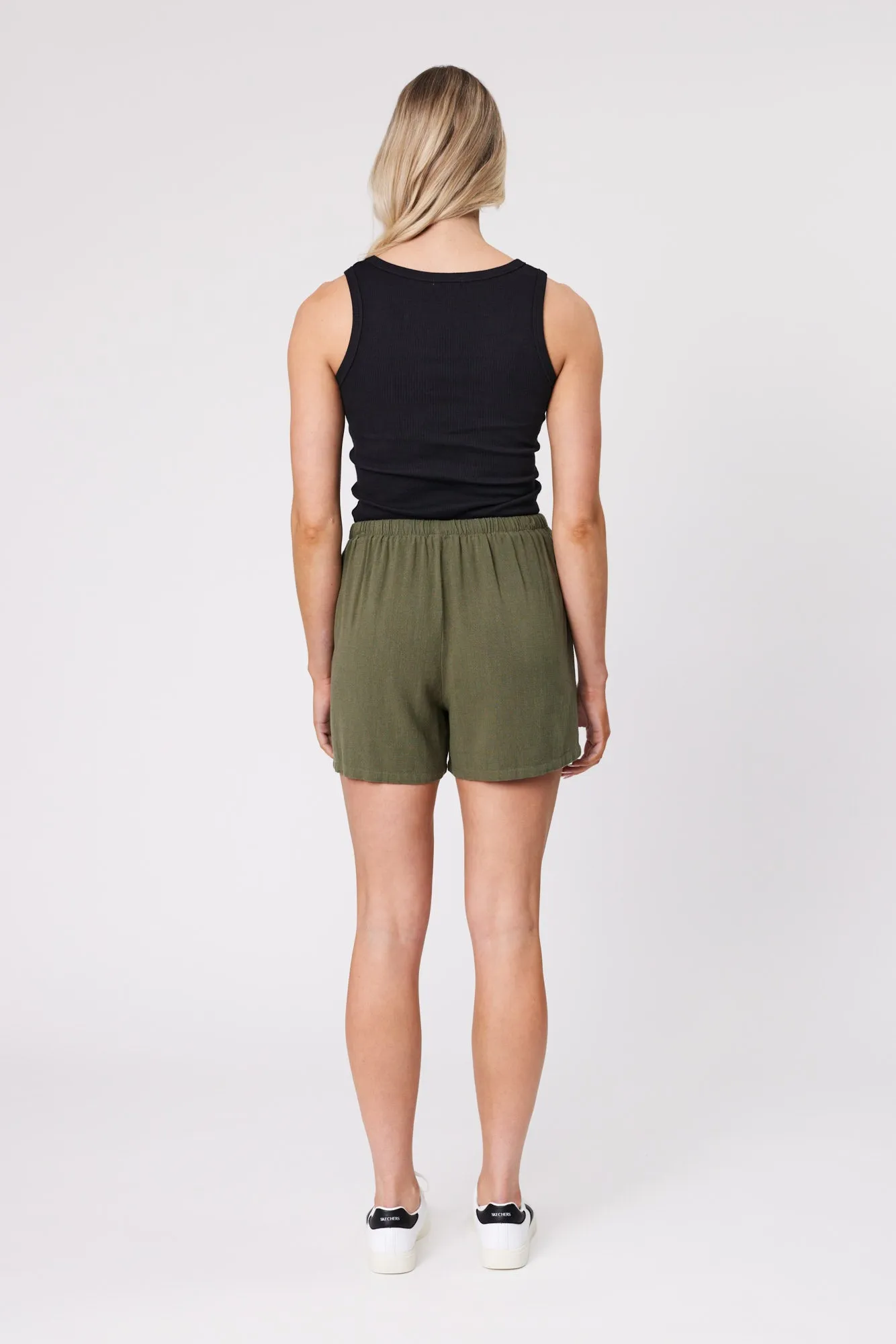 Shine On Essentials Shorts Khaki